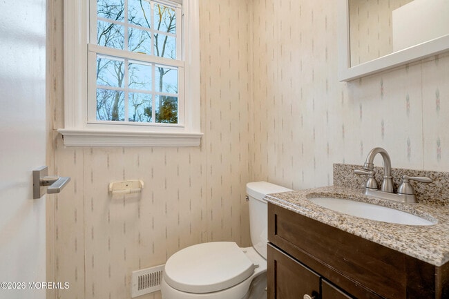 Building Photo - 429 Lake Ave