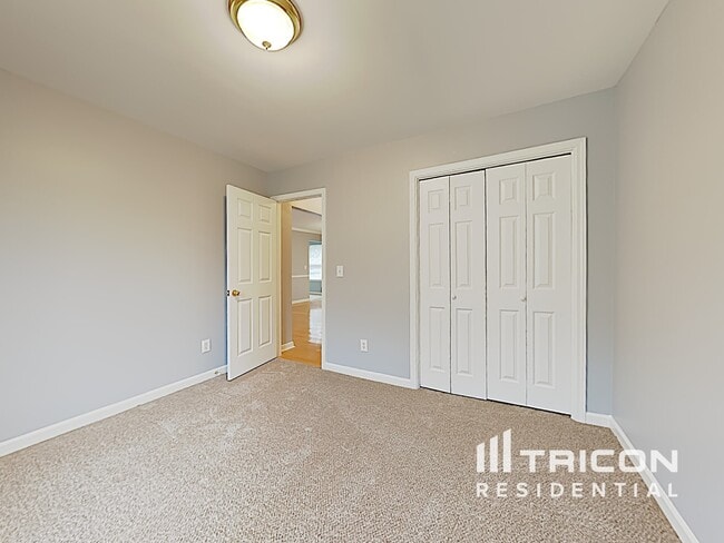 Building Photo - 1302 Waymar Way SW
