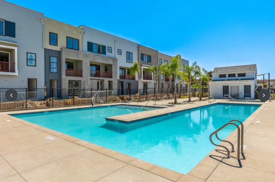 Building Photo - 2524 Chamomile Ln