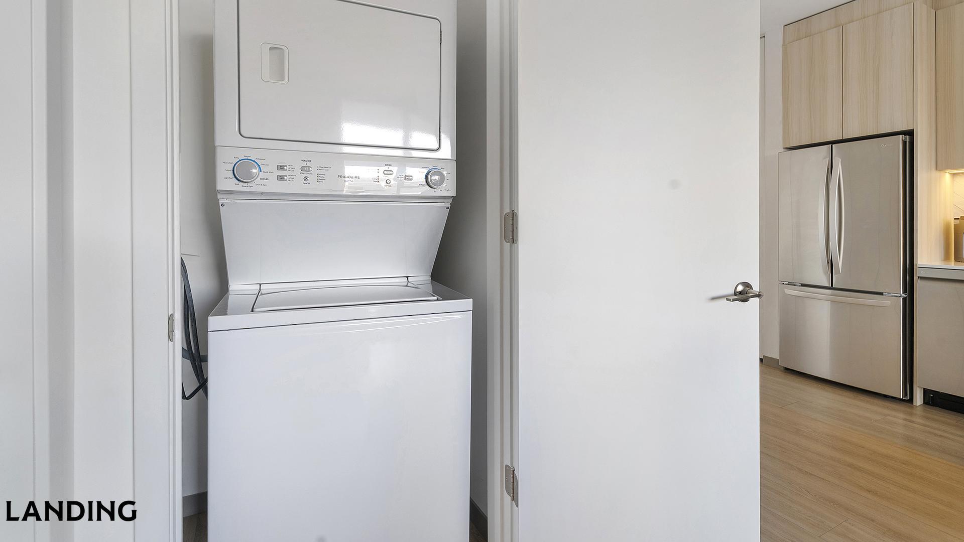 Building Photo - 513 S Damen Ave