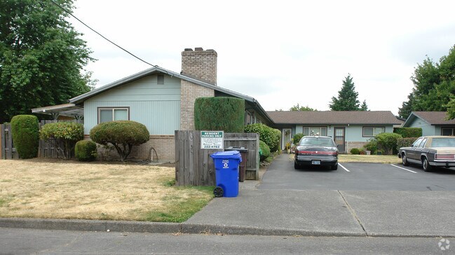 Building Photo - 9009-9015 Northeast Oregon Street