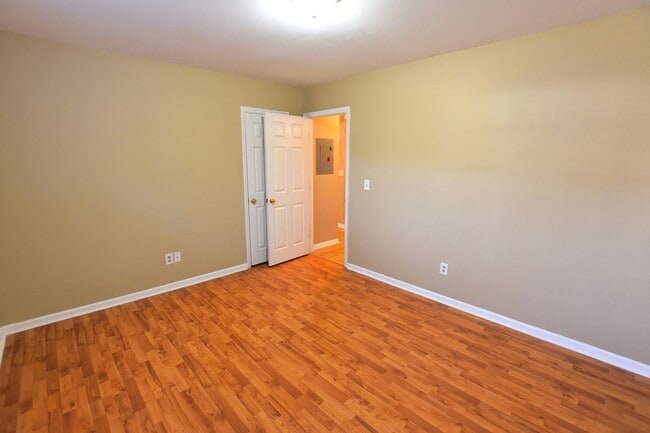 Building Photo - 253 Browning Ln