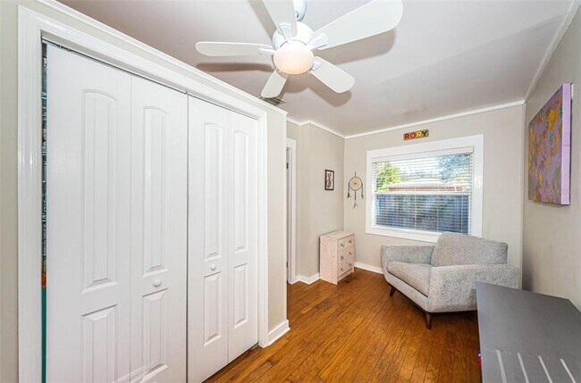 Building Photo - 1009 8th St N