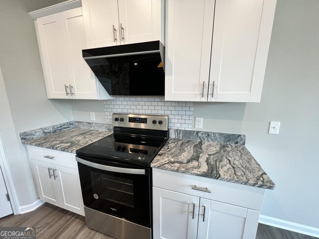 Building Photo - 124 Millers Ln
