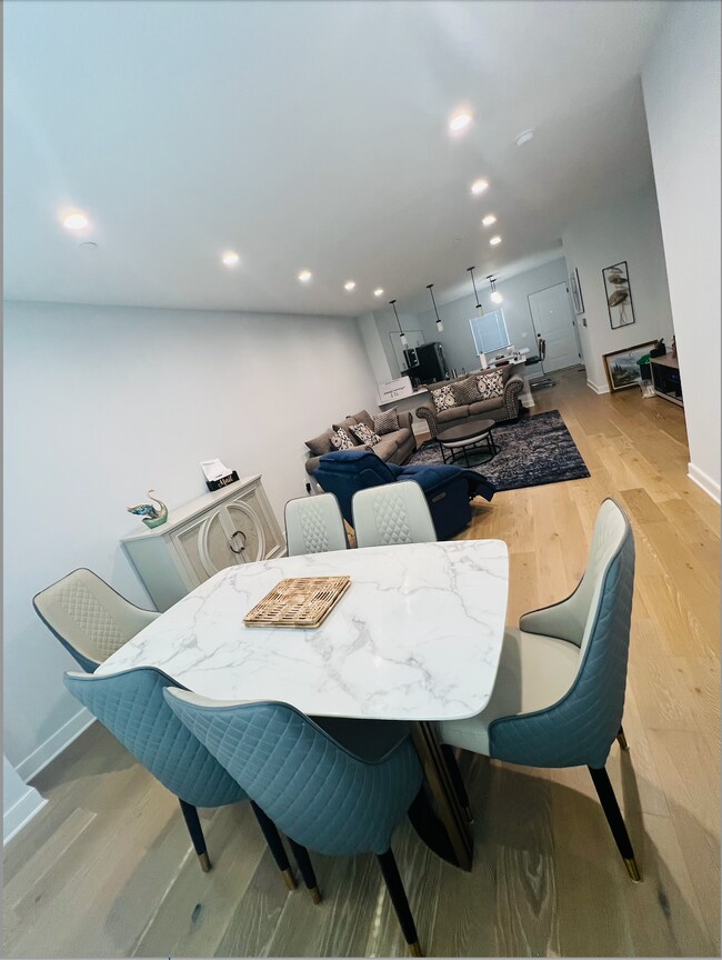 Building Photo - 1019 Spring Rd NW