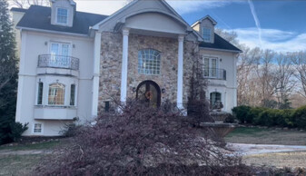 Building Photo - 8323 Robey Ave