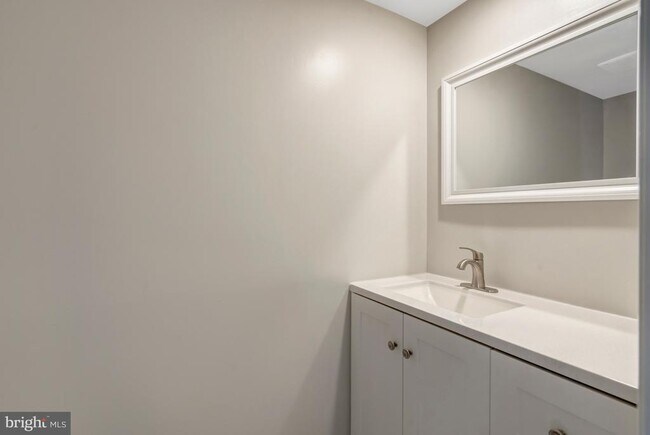 Building Photo - 7065 Leewood Forest Dr