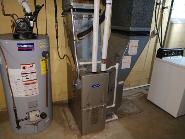 Building Photo - **Lake Nokomis Beauty! 3 Bed 1 Bath!**