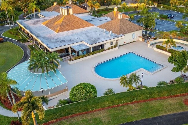 Building Photo - 5021 Oakhill Ln