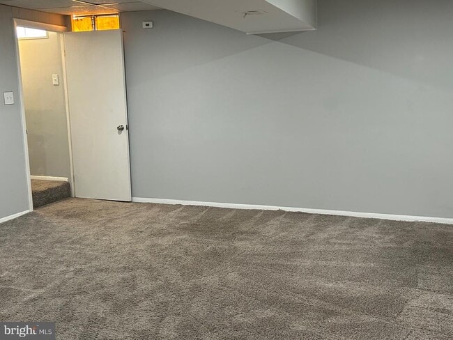 Building Photo - 153 Hammershire Rd