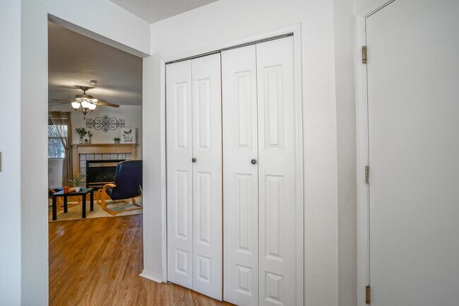 Building Photo - 3146 Chama Meadows Dr NE