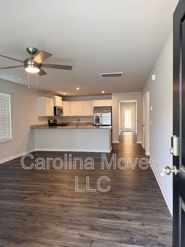 Building Photo - 527 Winding Meadow Ln