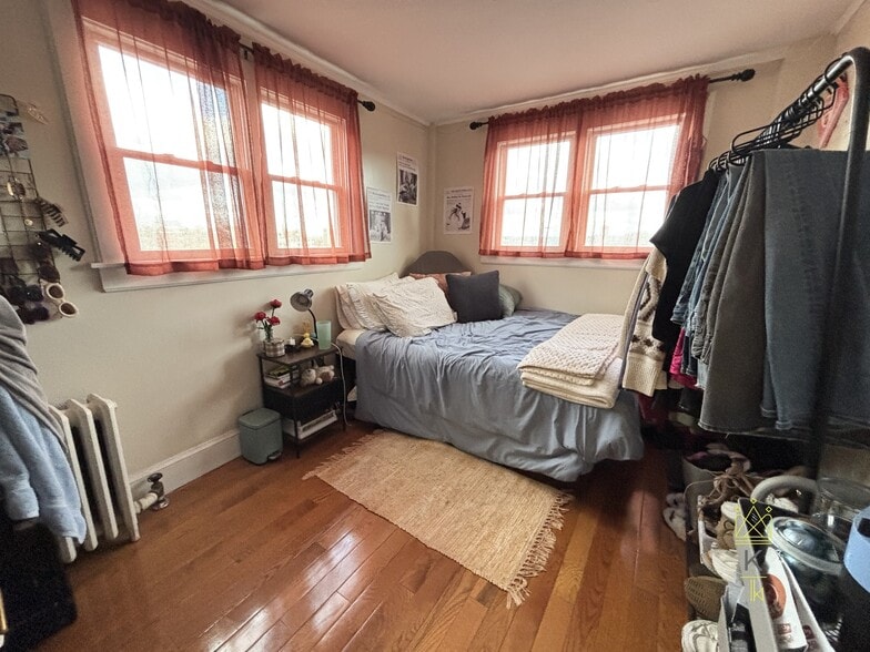 Building Photo - 1477 Beacon St