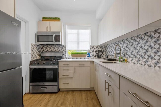 Building Photo - 301 86th St