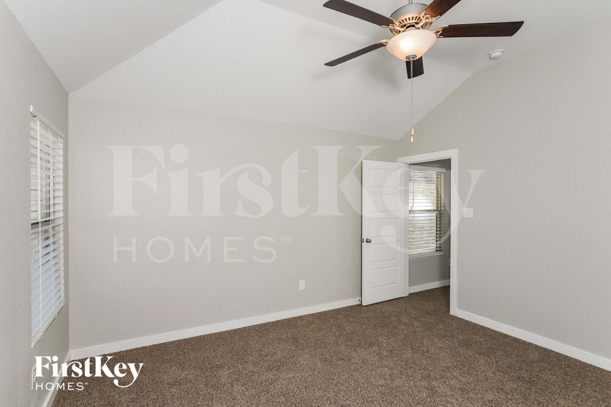 Building Photo - 2423 Valencia Crst