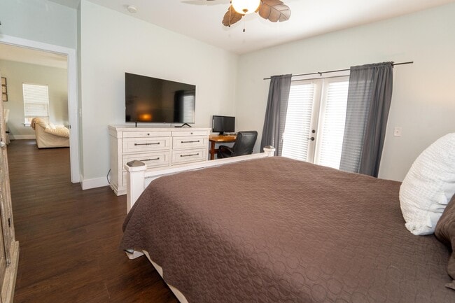 Building Photo - 228 Herada St