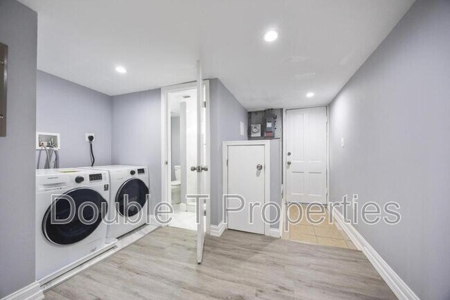 Building Photo - 10 N Ellwood Ave