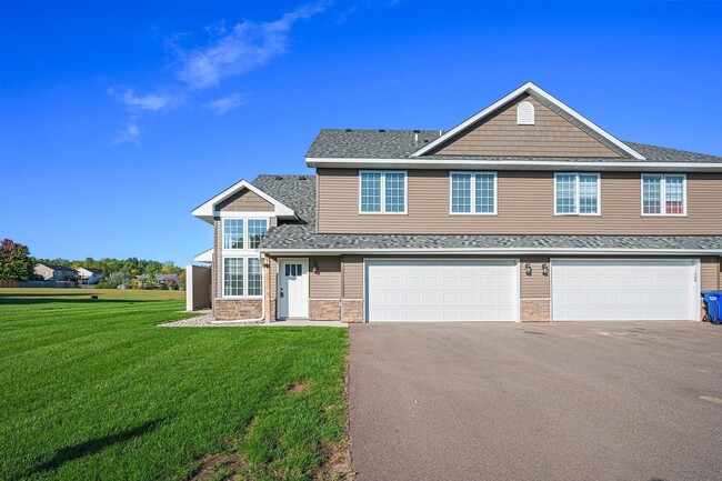 Building Photo - New 3 Bedroom Townhome