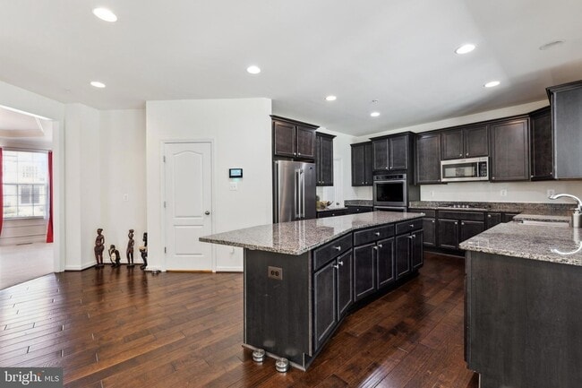 Building Photo - 2201 Monticello Ct