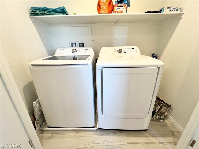 Building Photo - 5276 Sherwood Frst Ln