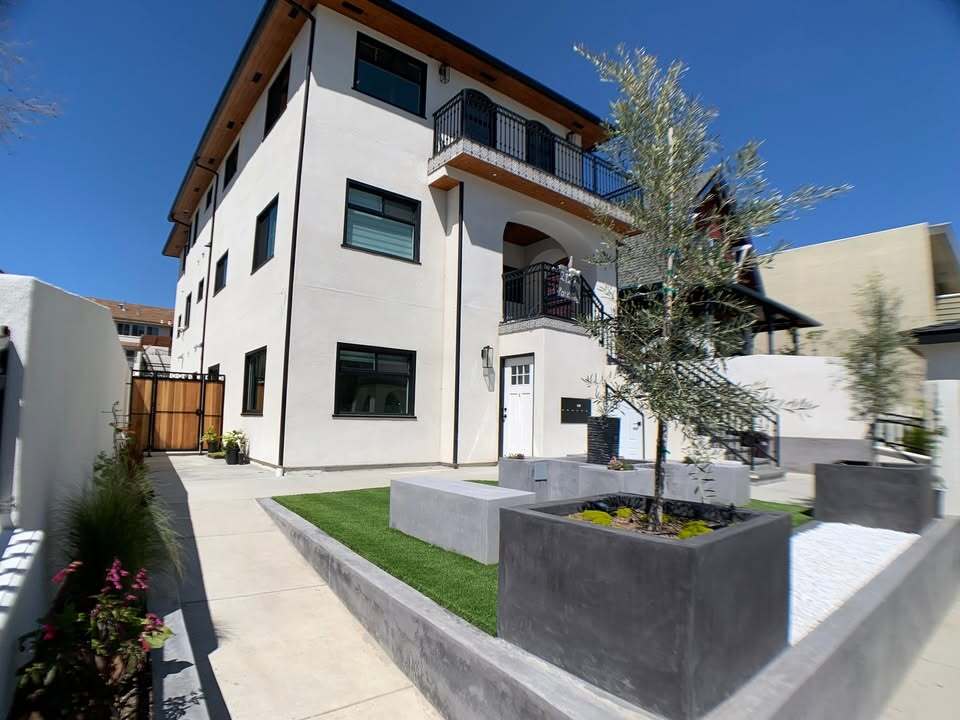 Building Photo - 2127 Park Blvd