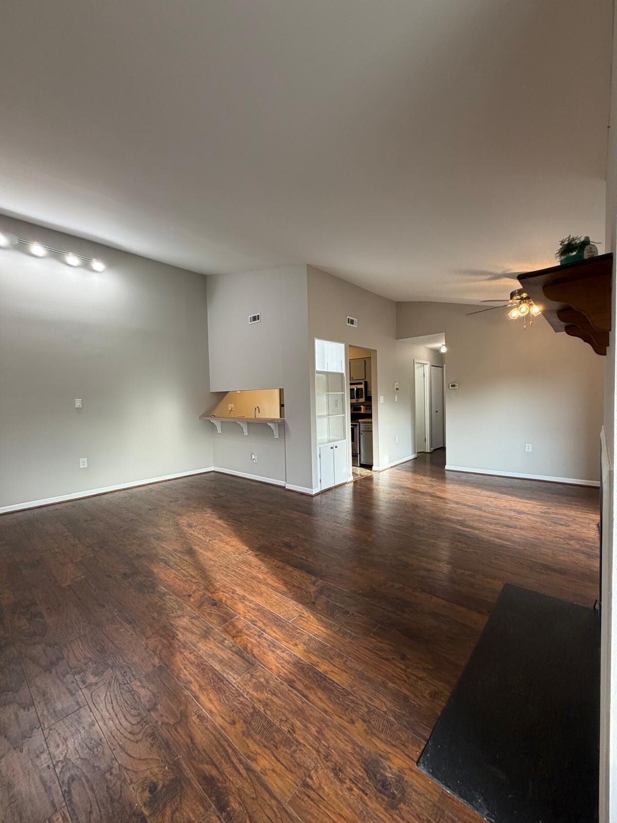 Building Photo - 1111 Castle Harbour Way