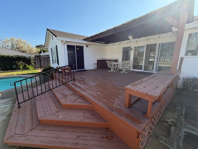 Building Photo - 2 bedroom | 2 bathroom | Single family home in Arden Park