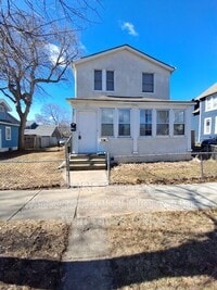 Building Photo - 987 N Churchill St