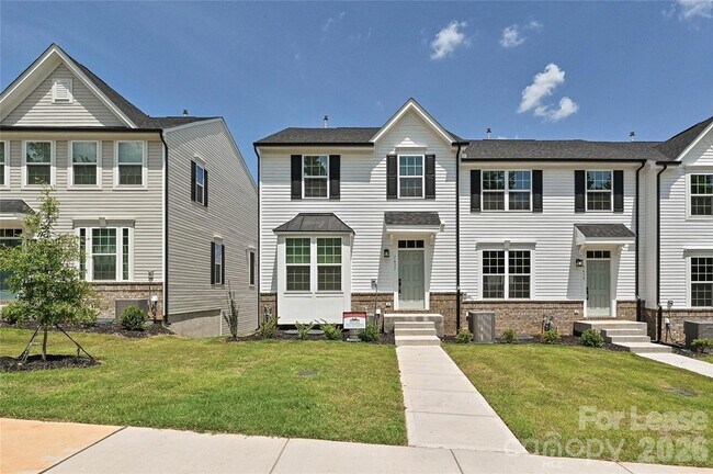Building Photo - 7637 Griffins Gate Dr SW