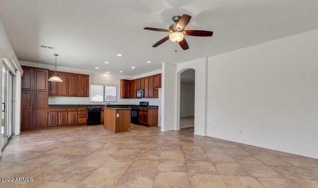 Building Photo - 4809 W Darrel Rd