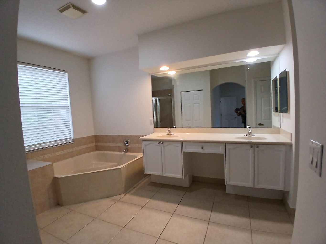 Building Photo - 1171 W Magnolia Cir