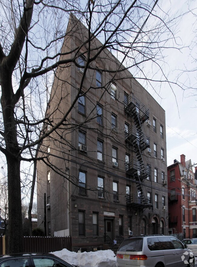 Building Photo - 297-299 Barrow St
