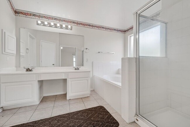 Building Photo - 15903 Timber Chase Dr