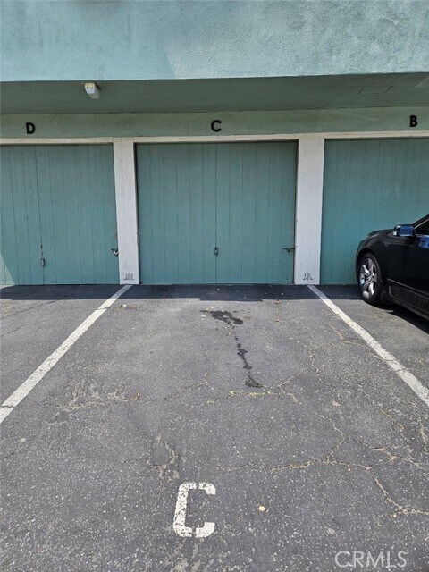 Building Photo - 6081 Lemon Ave
