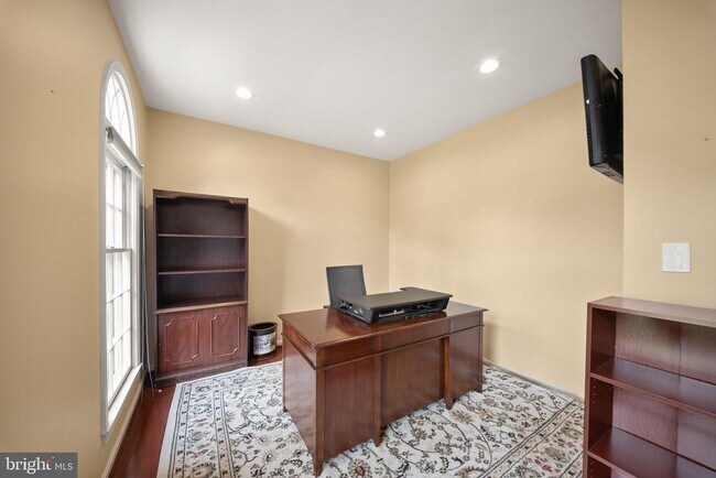 Building Photo - 5667 Lonesome Dove Ct