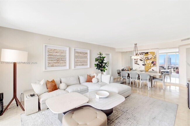 Building Photo - 848 Brickell Key Dr