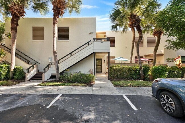 Building Photo - 107 Pinehurst Dr