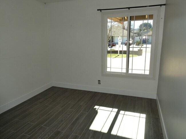 Building Photo - Single Story Pool House for Rent in Canyon...