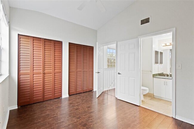 Building Photo - 781 SW 148th Ave