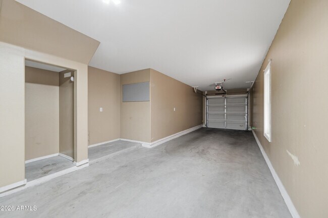 Building Photo - 5724 S 21st Pl