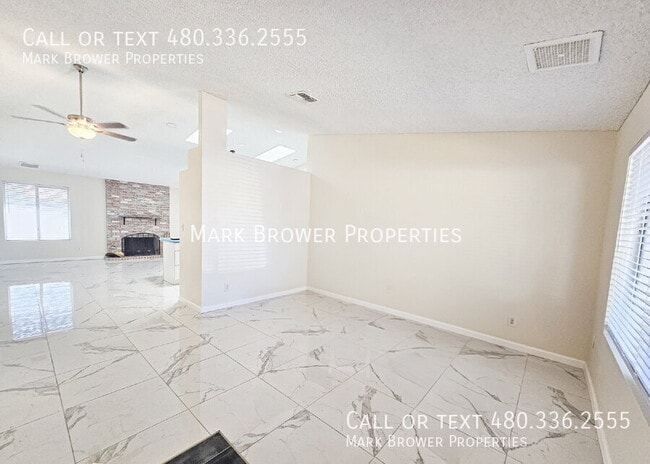 Building Photo - 643 W Medina Ave