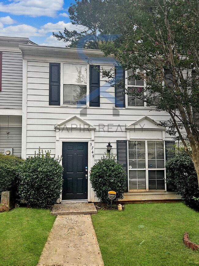 Building Photo - Move in before October 15th and get $100 O...