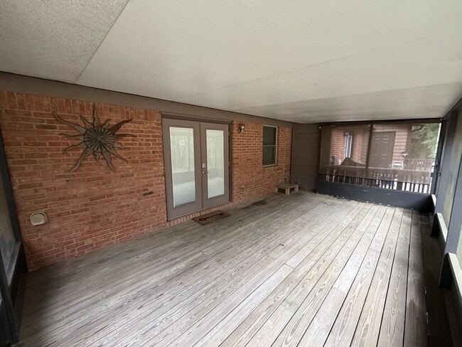Building Photo - 4424 Stratfordshire Ct