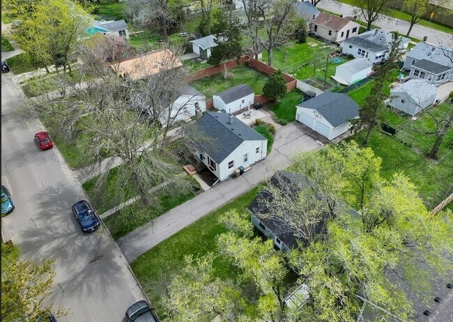 Building Photo - 4269 Doncaster Dr
