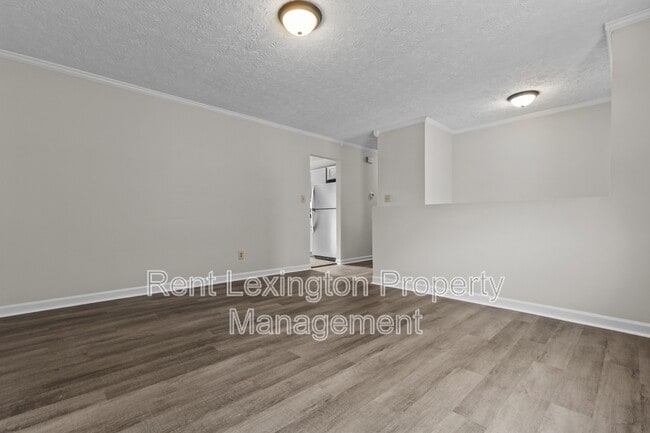 Building Photo - 3609 Sundart Dr