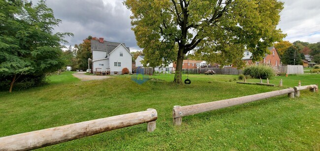 Building Photo - 1426 Homestead Rd