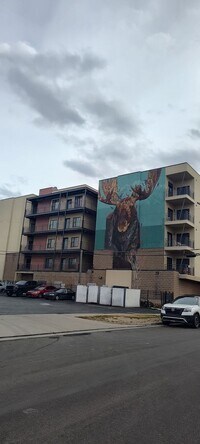 Building Photo - Gorgeous Condo!