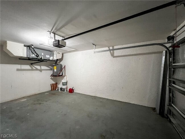 Building Photo - 2130 NE 8th Pl