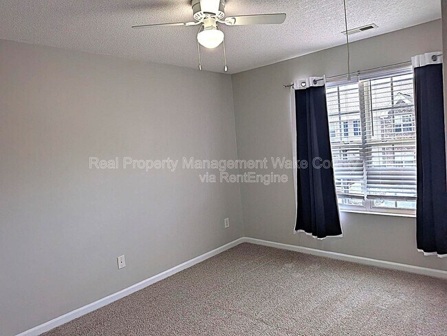 Building Photo - 112 Graystar Rd