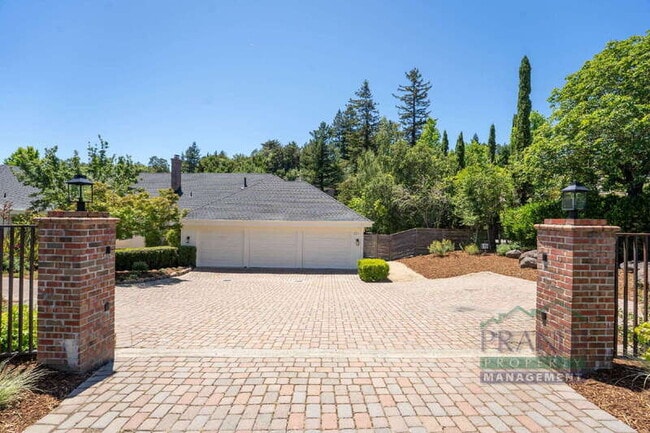 Building Photo - 121 Laurel Grove Ave
